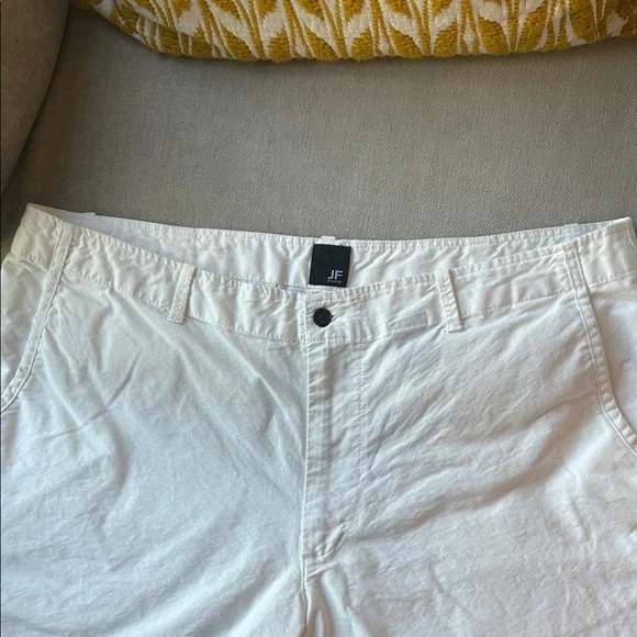 JF J.Ferrar Men's White Flat Front Shorts (NWOT) - Picture 3 of 6